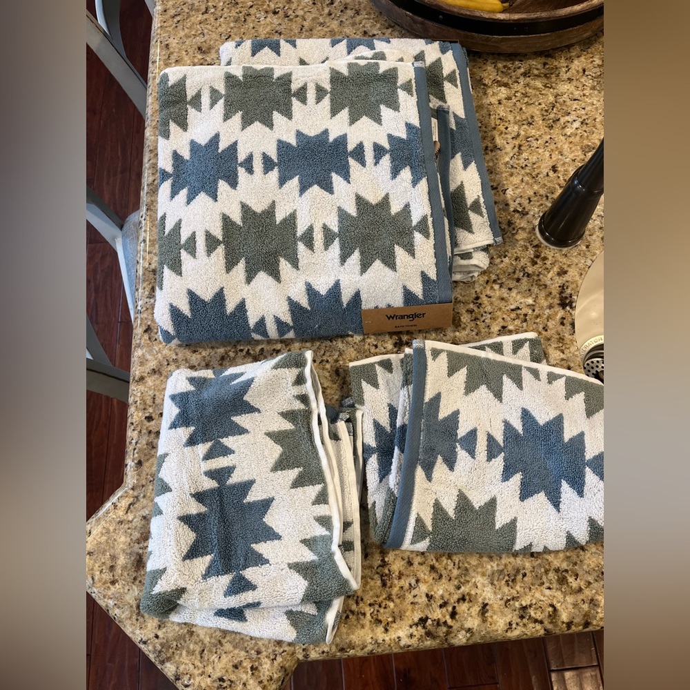 Wrangler Blue and Green Patterned Bath and Hand Towel Set
